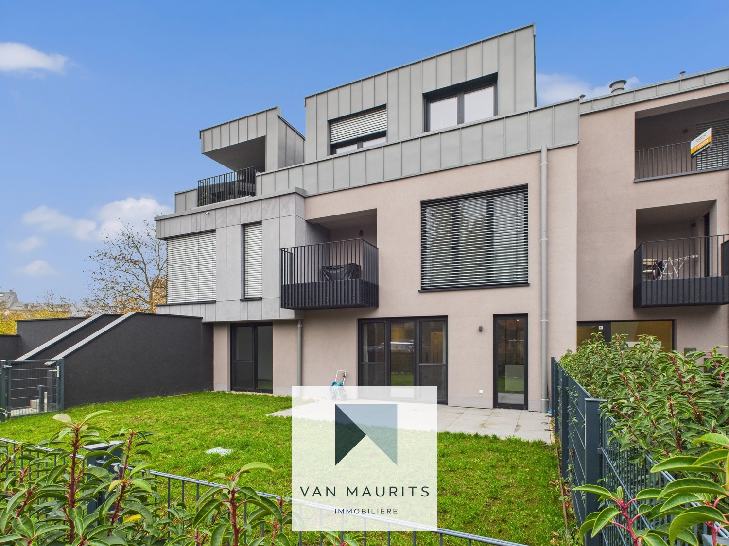 CAM05231G0 PR0142 STILL021